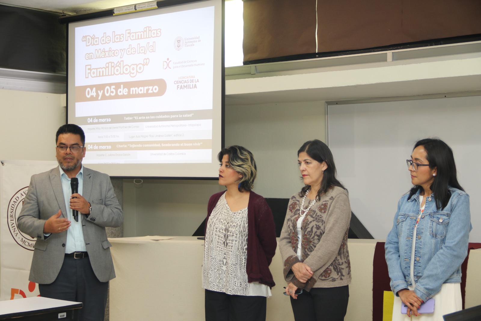 Desarrollo Humano UATx conmemora el 'Día de las familias en México y del familiólogo'
